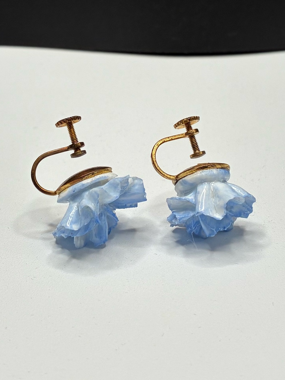 Vintage Blue Coalport Flower Screw-on Earrings - Women Jewelry - Picture 5 of 12